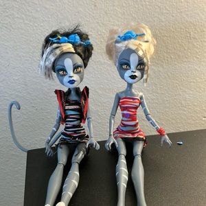 Monster High Doll Werecat Sister Dolls Meowlody and Purrsephone Cat Twins Mattel